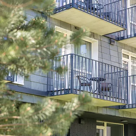 Апартаменты 206, *