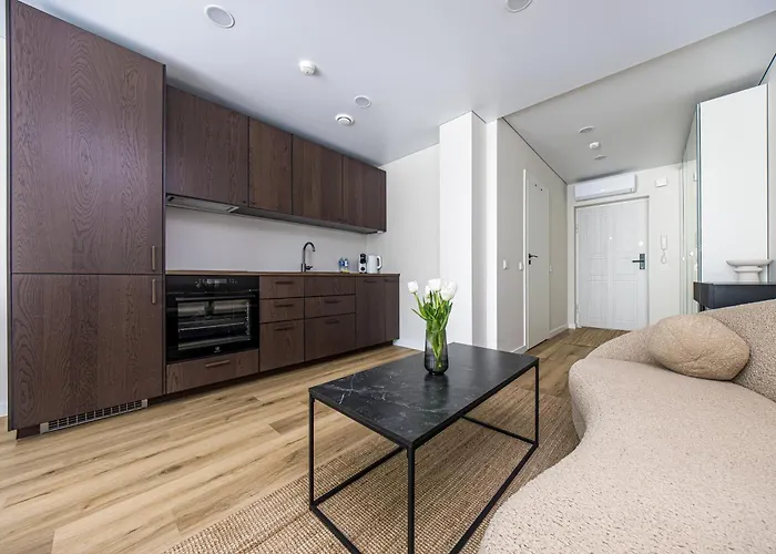 דירה 206, פלאנגה