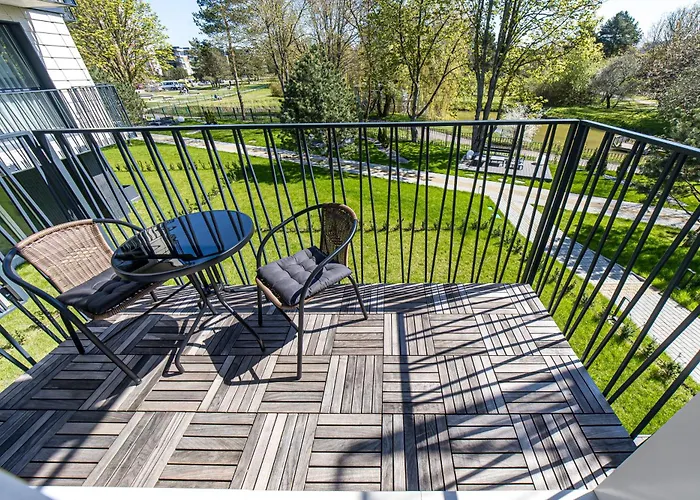 דירה 206, פלאנגה